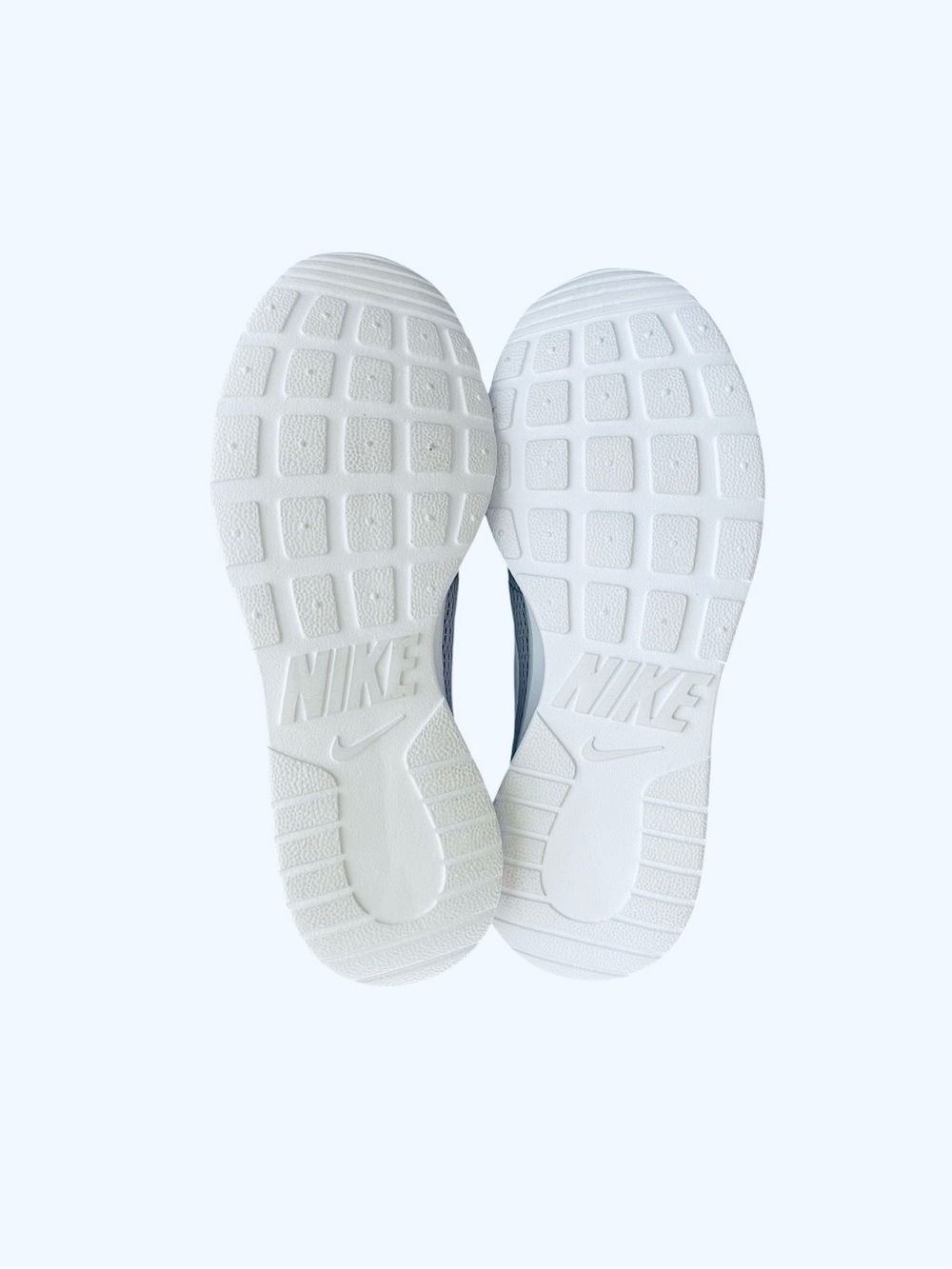 Nike: Tajun, Wolf Grey/White, athletic shoes. - Picture 8 of 9